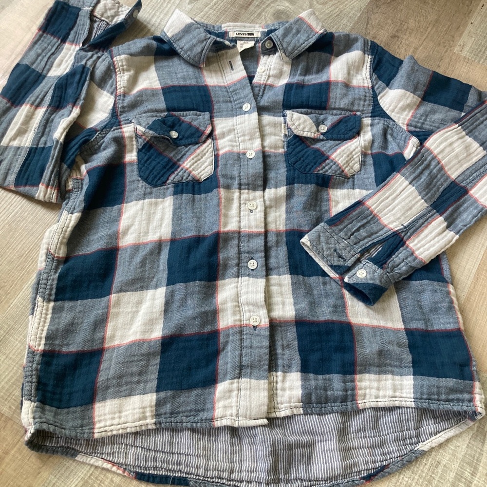 Women’s long sleeve plaid